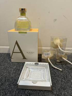 Agraria 815163017099 Petiteessence Flower And Reed Diffuser Set Hand Crafted Sola 85%