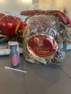 Aromatique 719997138251 New Smell Of Christmas Potpourri 1 Lb 7 Oz And Refresher Oil 5oz