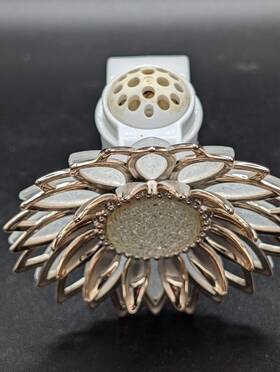Bath And Body Works 667549775884 Rose Gold Flower Wallflower Plug Diffuser