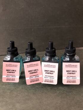 Bath & Body Works 0667559274728 And X4 Wallflower Frag. Refill Bulbs Sweet Kiwi Starfruit