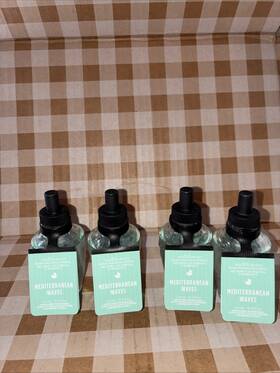 Bath & Body Works 0667659396443 And X4 Mediterranean Waves Fragrance Refill Bulbs