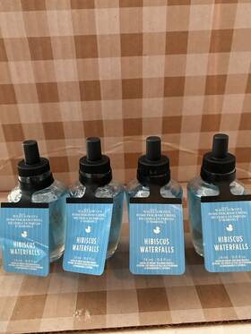 06687659396450 Bath & Body Works And X4 Hibiscus Waterfalls Wallflower Fragrance Refill Bulbs
