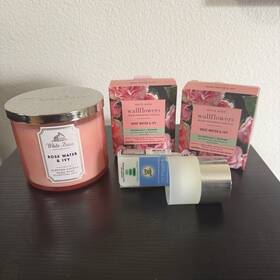 124410 Bath & Body Works And White Barn Rose Water Ivy Scented Candle Wallflowers Plug