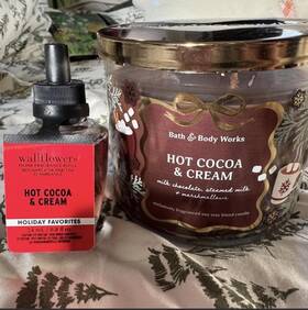 42336b03 Bath & Body Works And Hot Cocoa Cream Candle Wallflowers Refill White Barn