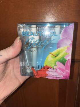 60992 Bath & Body Works And Wallflowers 2-pack Bulb Refills Beautiful Day 0.8oz Each