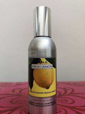 Bath & Body Works 667523597518 And Fresh Lemon Room Spray 1.5 Oz Rare