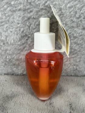 Bath & Body Works 667526595306 One Slatkin And Co Wallflowers Home Fragrance Refill Sweet Pea 0.8oz - Unused