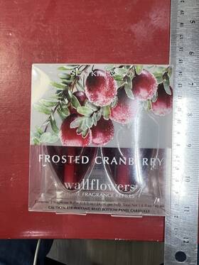 Bath & Body Works 667529096299 2 Frosted Cranberry / Wallflower Refill Bulbs Slatkin And Co