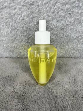 Bath & Body Works 667530859241 One Slatkin And Co Wallflowers Home Fragrance Refill Unknown Scent 0.8oz - Unused
