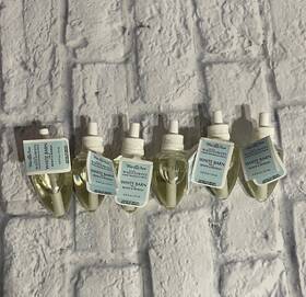 Bath & Body Works 667531668569 6 And Wallflowers White Barn No.3 Home Fragrance Refill 0.8 Oz