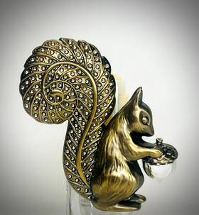 Bath & Body Works 667541638644 Rare New Bronze Tone Squirrel Wallflower Plug In And Unlit