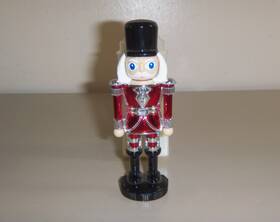 Bath & Body Works 667542695172 And Red Nutcracker Soldier Wallflower Plug In