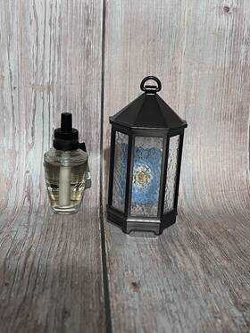 Bath & Body Works 667544168261 And Lantern Night Light Wallflower Plug In Diffuser - Brown