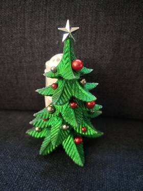 Bath & Body Works 667547762596 And Glittery Green Christmas Tree Wallflower Plugin