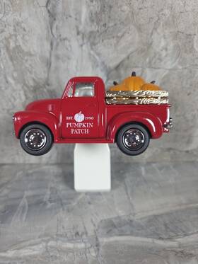 Bath & Body Works 667548099561 And Wallflowers Red Vintage Pickup Truck With Pumpkins Plugin