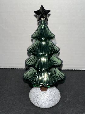 Bath & Body Works 667548755054 Christmas Tree And Potted Snowy Light Up Wallflower Plug In 2023