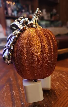 Bath & Body Works 667550124794 Glitter Pumpkin Wallflower Gold Leaves Nightlight Plug In And
