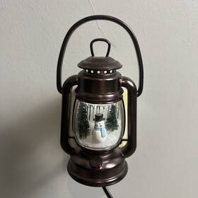 Bath & Body Works 667550763337 And Wallflowers Night Light Plug In - Winter Lantern Scene