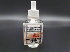 Bath & Body Works 667551463755 White Winter Woods And New Rare Wallflowers Fragrance Bottle .8 Oz