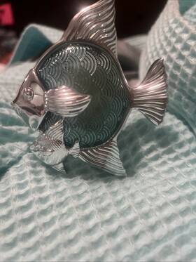 Bath & Body Works 667552109201 Silver Blue Fish Wallflower Fragrance Light Up 24/7 Plug New Bbw