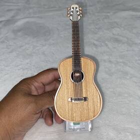 Bath & Body Works 667552194375 And Acoustic Wooden Guitar Wallflower Plug In Fragrance Diffuser
