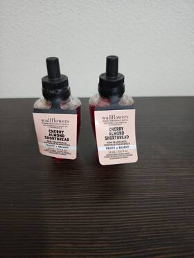 Bath & Body Works 667552680748 And Wallflowers Home Fragrance Refill Bulb You Choose Lot Of 2