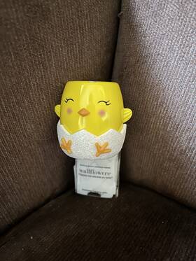 Bath & Body Works 667553377685 And Easter Chick Egg Chicken Wallflower Fragrance Plug In Holder
