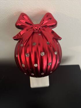 Bath & Body Works 667553590916 Wallflowers Fragrance Plug In Diffuser Christmas Red And