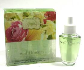 Bath & Body Works 667554370654 New 3 And Spring Wallflowers Fragrance Refill 0.8 Oz Damaged Box