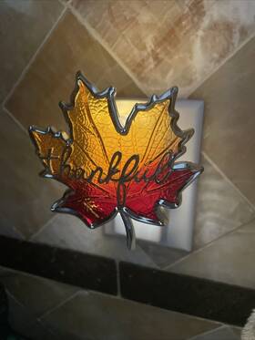 Bath & Body Works 667554475823 And Wallflowers Autumn Red Maple Leaf Thankful Plugin Nightlight