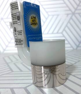 Bath & Body Works 667554503175 And Two Tone Light Up Nightlight Wallflowers Fragrance Plug