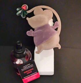 Bath & Body Works 667554983205 And Mistletoe Mouse Wallflowers Plug In Diffuser W New Christmas Cider
