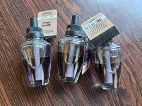 Bath & Body Works 667555860338 3 And White Barn Lavender Vanilla Wallflowers Plug-in Refill Bulb