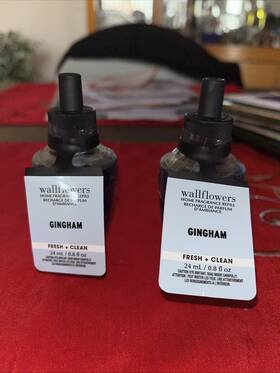 Bath & Body Works 667555881555 And Gingham Wallflower Refill Set Of 2