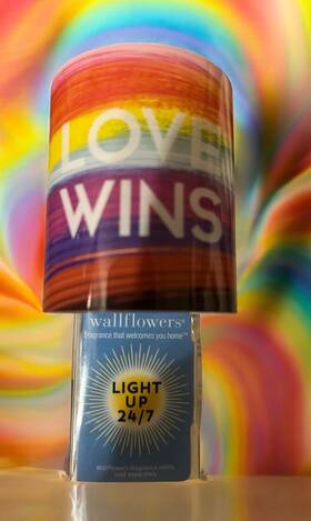 Bath & Body Works 667556623413 And Wallflowers Plug In Love Wins Rainbow 24/7 Light Up Diffuser
