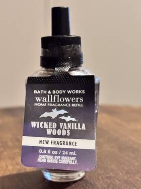 Bath & Body Works 667557259550 1 X Wicked Vanilla Woods Wallflower Refill And Halloween