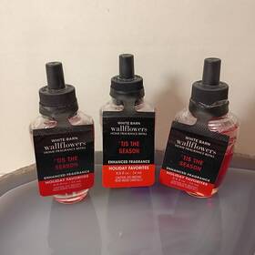Bath & Body Works 667557386324 New - Fttis The Season Lot Of 3 Wallflower Refill Bulb And