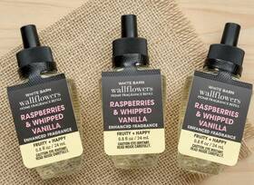 Bath & Body Works 667557974460 3 And Raspberries Whipped Vanilla Wallflower Plug-in Refill Bulb