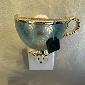 Bath & Body Works 667557985664 And Work Bridgerton Teacup Wallflower Plug In Scent Controllerpre-owned