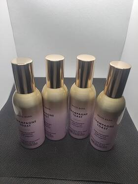 Bath & Body Works 667558131831 4x And Champagne Toast White Barn Concentrated Room Spray