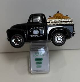 Bath & Body Works 667558727942 And Wallflowers Plug Black Pumpkin Truck Scent Control Fall Farm