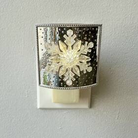 Bath & Body Works 667559109761 All New Snowflakes On Cuff Wallflower Nightlight Plug-in And