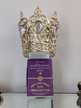 Bath & Body Works 667559271307 And Bridgerton Crown Nightlight Wallflowers Plug-in Scent Control