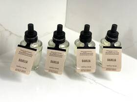 Bath & Body Works 667559287797 4 And Wallflower Home Fragrance Refill Bulb Dahlia Pear Praline
