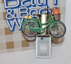 Bath & Body Works 667559306368 And Bicycle Pumpkin Wallflowers Nightlight Fragrance New