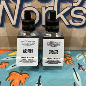 Bath & Body Works 667659313716 2 And Sweater Weather Wallflowers Fragrance Refills Lot Of