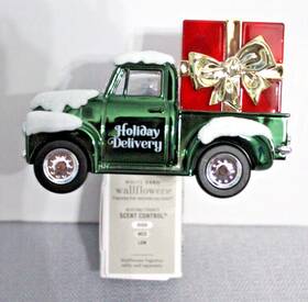 Bath & Body Works 667659327669 And Christmas Truck Wallflowers Scent Control Fragrance Plug