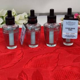 Bath & Body Works 667659358434 And Wallflowers New Refill Plug-ins Lot 4 Clean House Vibes