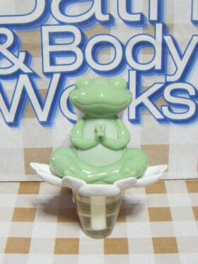 Bath & Body Works 667659360192 And Yoga Frog Scent Control Nightlight Wallflower Plug 25/0192