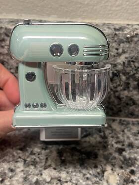 Bath & Body Works 667659399567 And Kitchen Stand Mixer Mint Green Wallflower Plug Nwt
